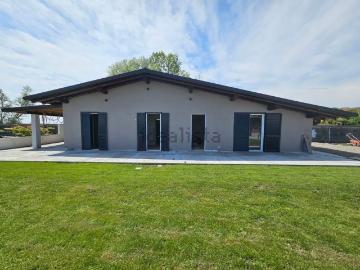 Case e ville in vendita di 105 m²