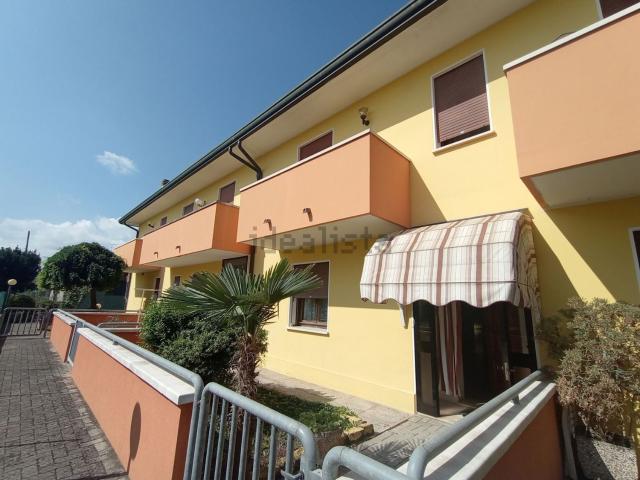 Case e ville in vendita di 105 m² in Via Marconi