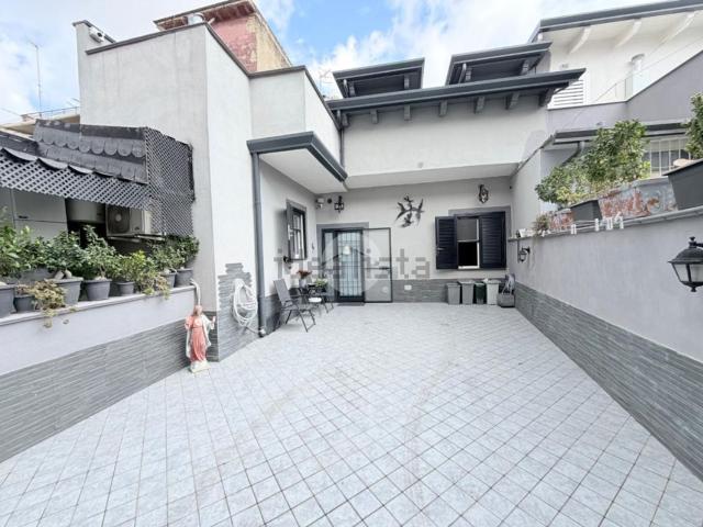 Case e ville in vendita di 105 m² in Via Michelangelo Buonarroti, 11