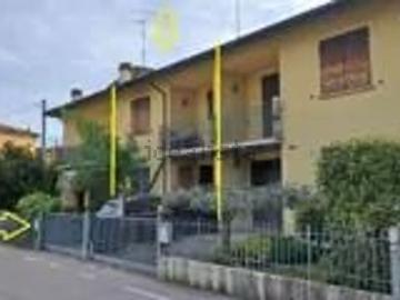 Case e ville in vendita di 105 m² in Via Nuova