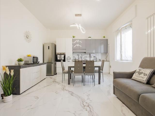 Case e ville in vendita di 105 m² in Via Severino Mercadante, 11
