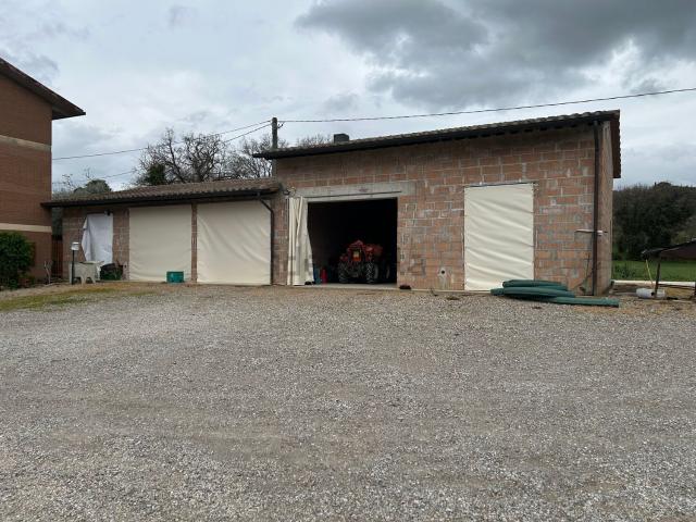 Case e ville in vendita di 105 m² in Strada Madonnuccia Ciribifera