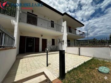 Case e ville in vendita di 106 m² in Via Don Luigi Sturzo