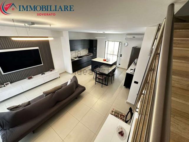 Case e ville in vendita di 106 m² in Via Don Luigi Sturzo