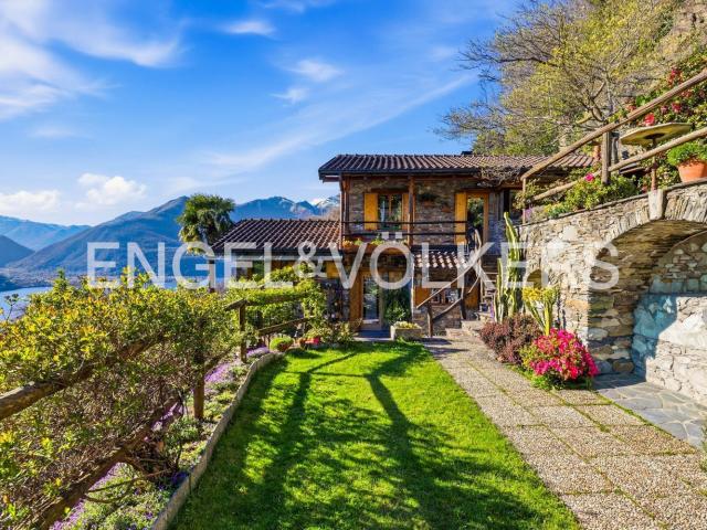 Case e ville in vendita di 106 m² in Località Orascio, 11