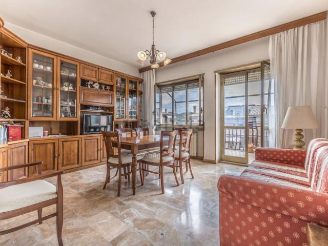 Case e ville in vendita di 150 m² in Via Salomone Morpurgo, 16