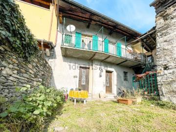 Case e ville in vendita di 107 m² in Via Vittorio Emanuele, 2