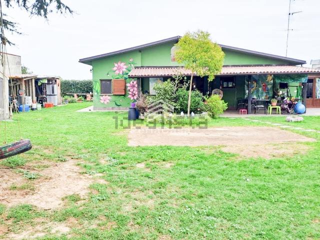 Case e ville in vendita di 107 m² in Strada della Pescatora, 78