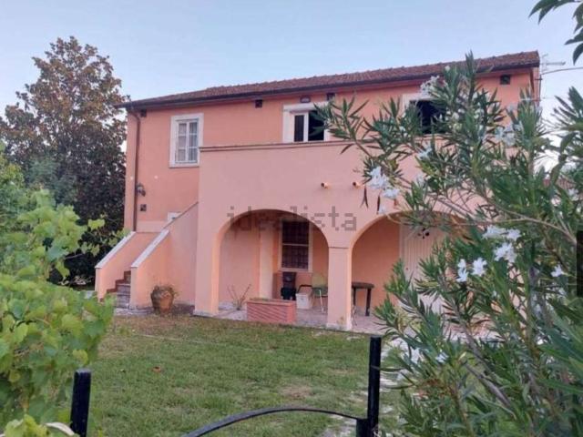 Case e ville in vendita di 108 m² in Via degli Ulivi