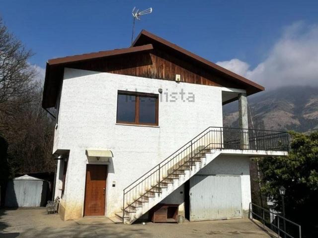 Case e ville in vendita di 117 m² in Via Sis, 56