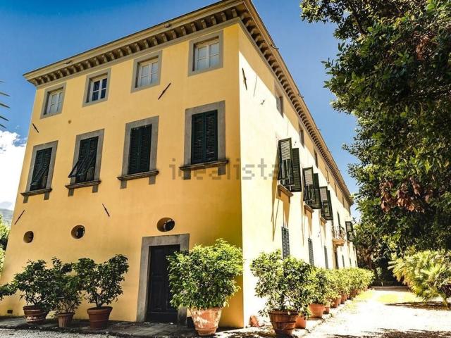 Case e ville in vendita di 1092 m² in Via Carlo del Prete