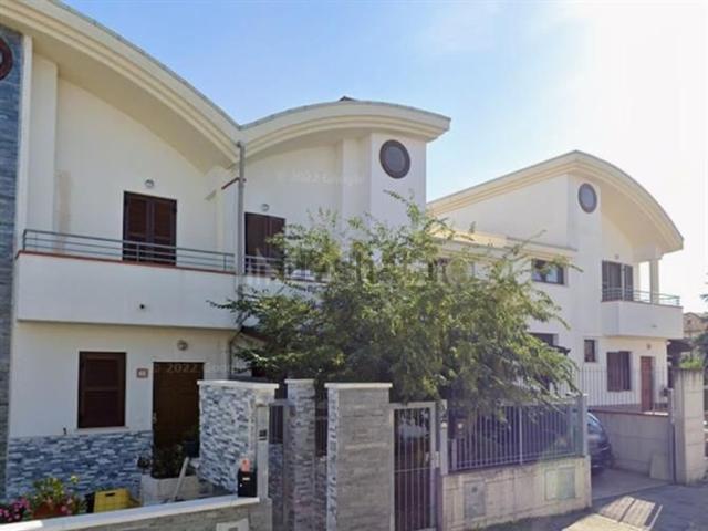 Case e ville in vendita di 109 m² in Via A. Peracchia