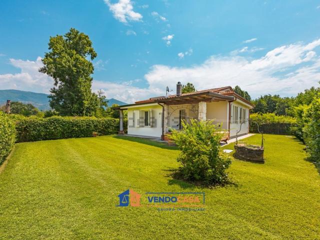Case e ville in vendita di 109 m² in Via dei Loghi, 47