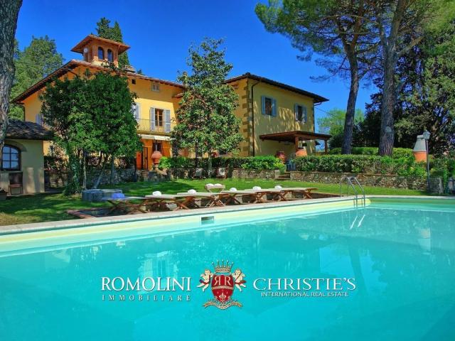 Case e ville in vendita di 1100 m²