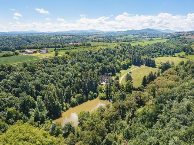 Case e ville in vendita di 1100 m²