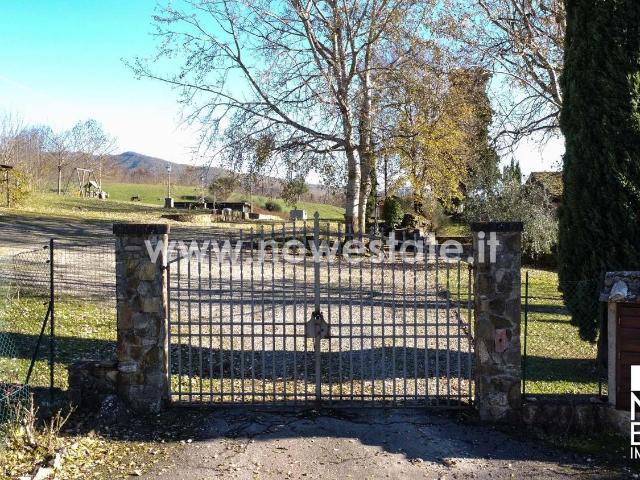 Case e ville in vendita di 1100 m² in Strada Provinciale dei Guazzi