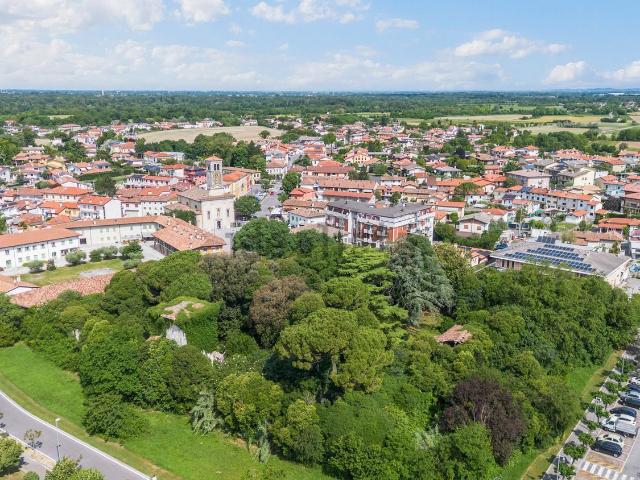 Case e ville in vendita di 1100 m² in Piazza Libertà, 1
