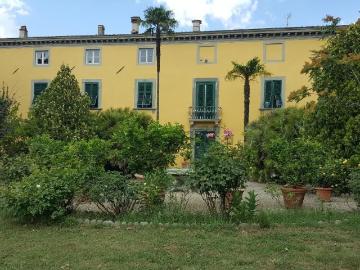 Case e ville in vendita di 1100 m² in Via della Chiesa di Saltocchio