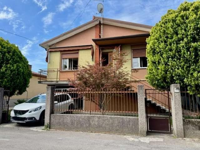 Case e ville in vendita di 110 m² in Via Andrea Palladio, 10
