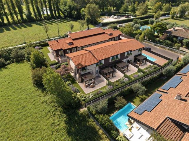 Case e ville in vendita di 110 m² in Via Borrine