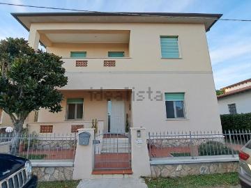 Case e ville in vendita di 110 m² in Via Buccari