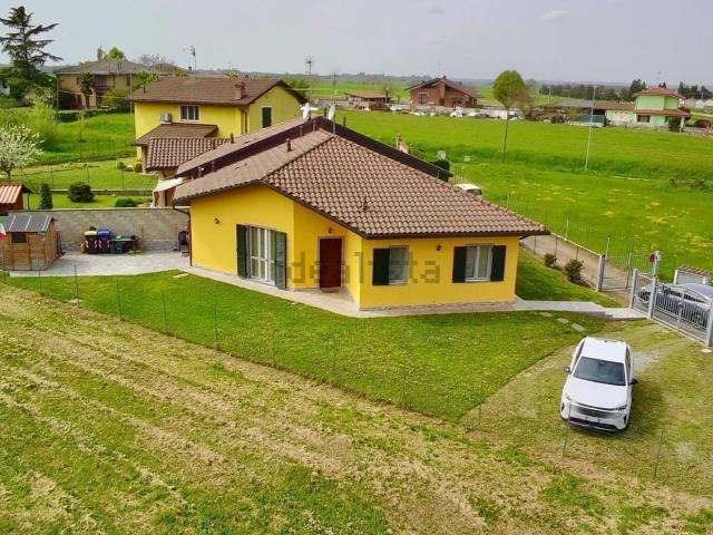 Case e ville in vendita di 110 m² in Via Giuseppe Garibaldi, 28