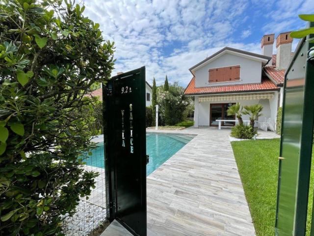 Case e ville in vendita di 110 m² in Via del Salice
