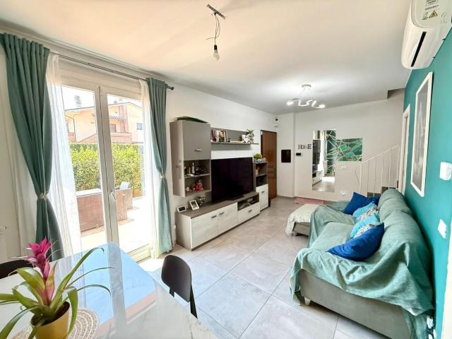Case e ville in vendita di 110 m² in Via delle Calende