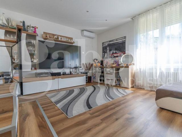 Villetta bifamiliare in vendita di 110 m² in Via delle Rose