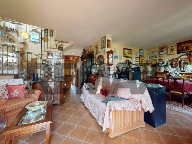 Case e ville in vendita di 110 m² in Via Elettrica, 5