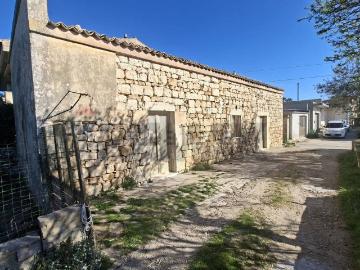 Case e ville in vendita di 110 m² in Via Modica Ispica, 139