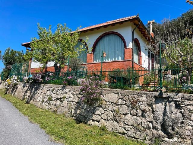 Case e ville in vendita di 110 m² in Località Manie, 29