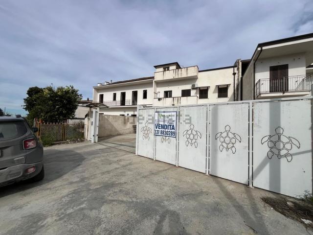 Case e ville in vendita di 110 m² in Via Nazionale Appia
