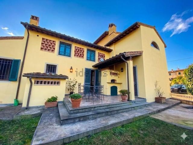 Case e ville in vendita di 110 m² in Via Paesetto, 55041