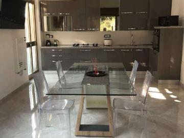 Case e ville in vendita di 110 m² in Via Roma