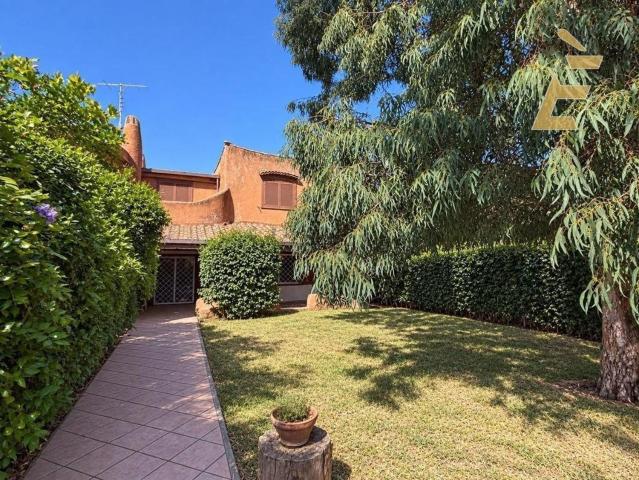 Case e ville in vendita di 110 m² in Viale Croce del Sud
