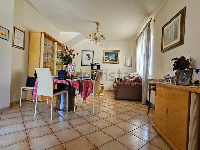 Case e ville in vendita di 110 m² in Viale di Castel Porziano