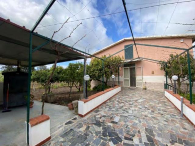 Case e ville in vendita di 110 m² in Viale Regina Margherita