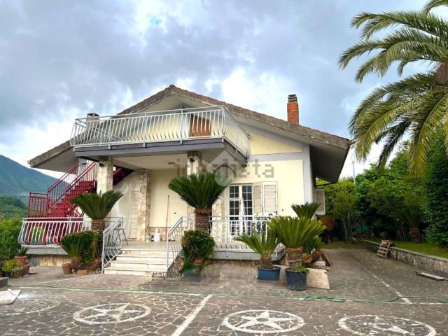 Case e ville in vendita di 110 m² in Contrada Coste Anitra, 8