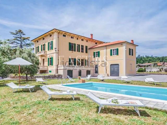 Case e ville in vendita di 1110 m² in Via di Casanova, 1