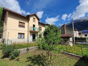 Case e ville in vendita di 111 m²