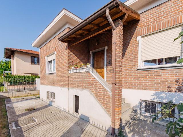 Case e ville in vendita di 111 m² in Via Cesare Correnti, 1
