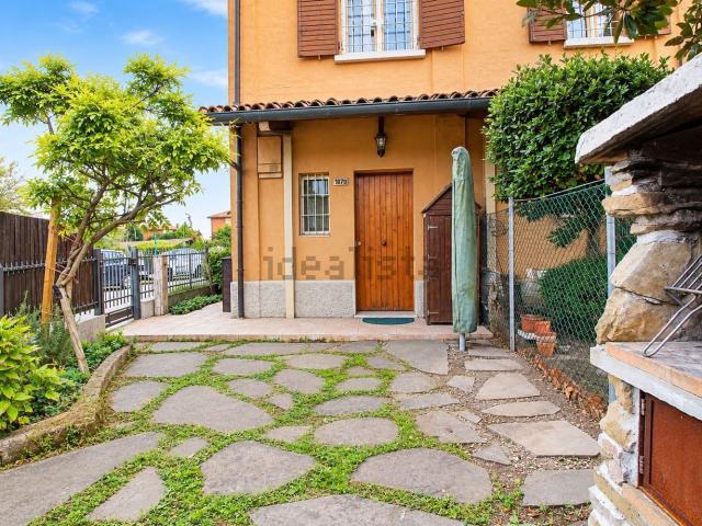 Case e ville in vendita di 111 m² in Via A. Gramsci, 187