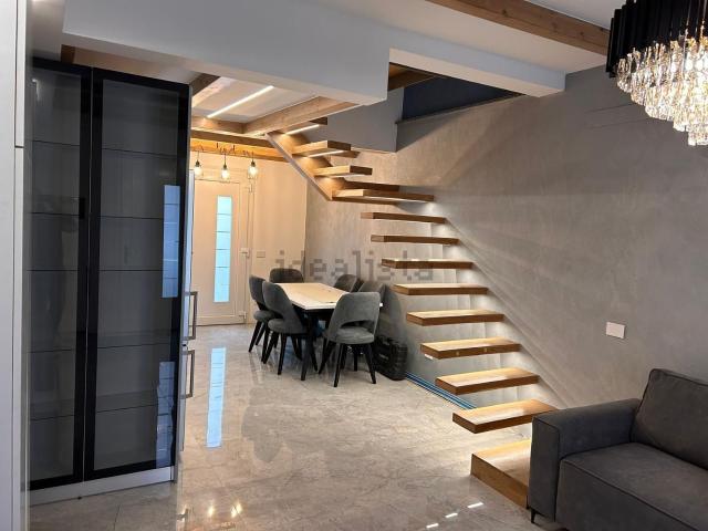 Case e ville in vendita di 111 m² in Via Martiri della Libertà, 55