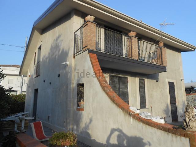 Case e ville in vendita di 112 m² in Via Dionisio, 1