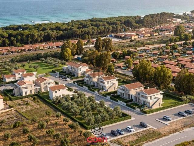 Case e ville in vendita di 112 m² in Via Isole Eolie