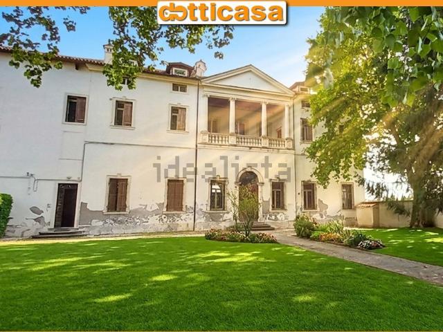 Case e ville in vendita di 1134 m² in Strada dei Pizzolati, 104