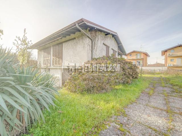 Case e ville in vendita di 113 m² in Via Leonardo da Vinci
