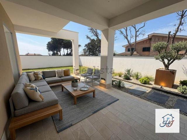 Case e ville in vendita di 114 m² in Via Maria Grazia