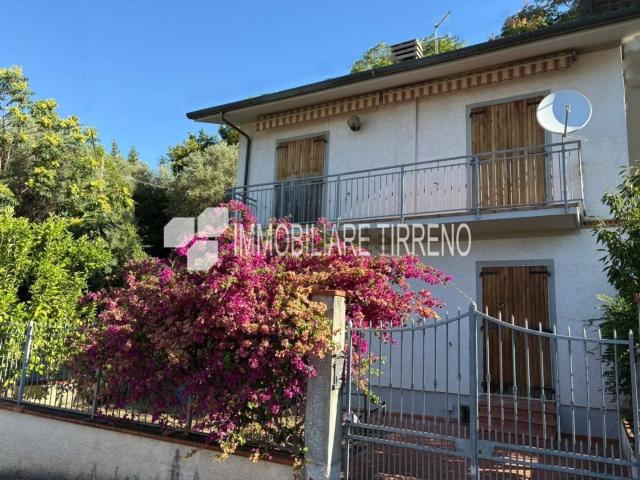 Case e ville in vendita di 114 m² in Via Sforza